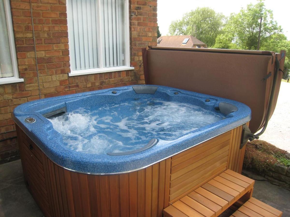 Arden Hill Farmhouse - Hot Tub, Snooker Table, Sleeps 16 Stratford-upon-Avon Exterior foto